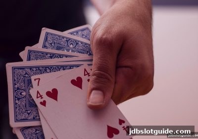 龙虎游戏实战全攻略：从规则解析到jdb电子游戏官网的安全投注指南